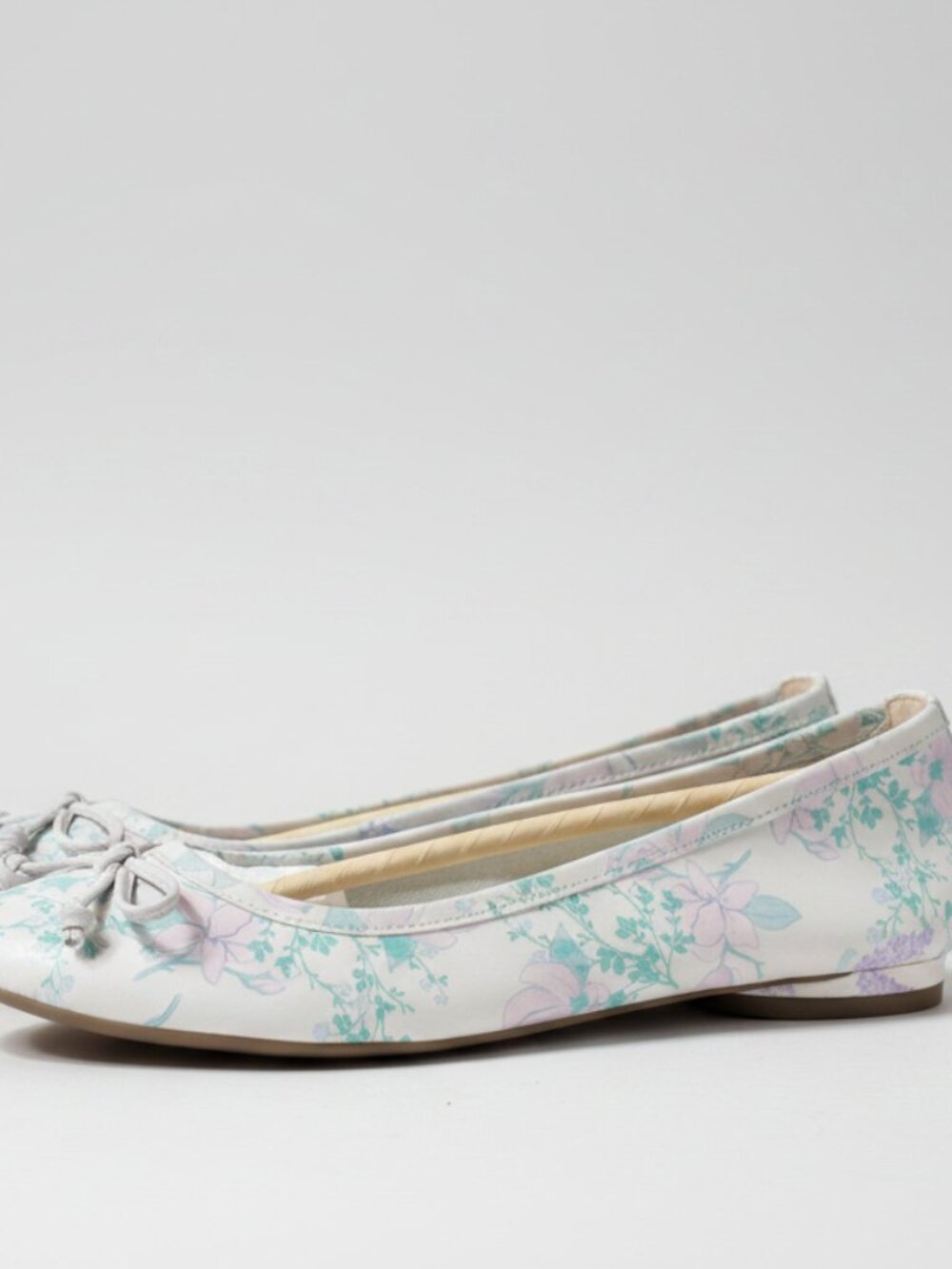 Vionic Callisto Botanical Ballet Flats Ivory Floral Size 6 M NWB - Picture 3 of 6